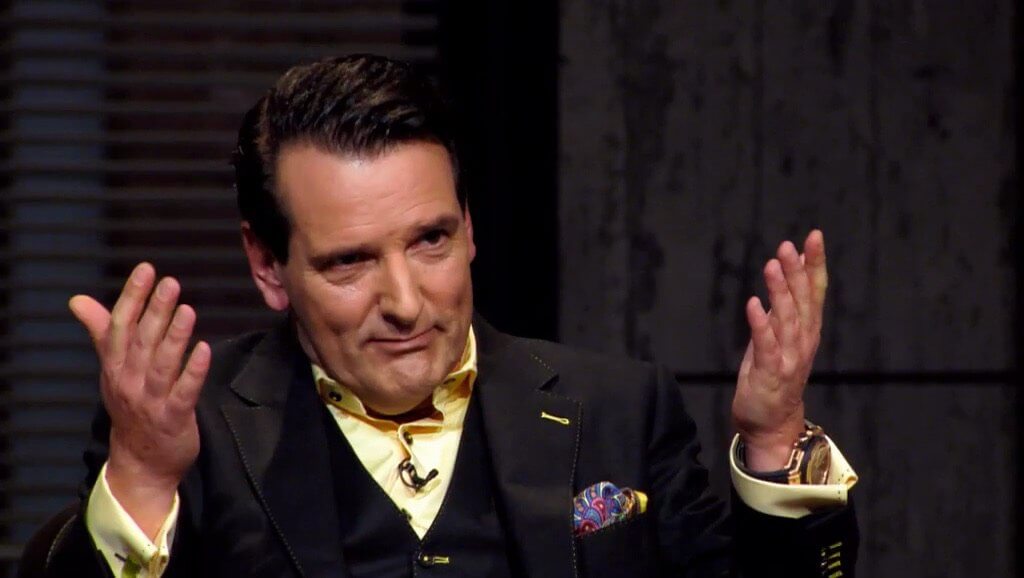 Mulher embaraçada sai da casa de banho mais rica €3,3 milhões!