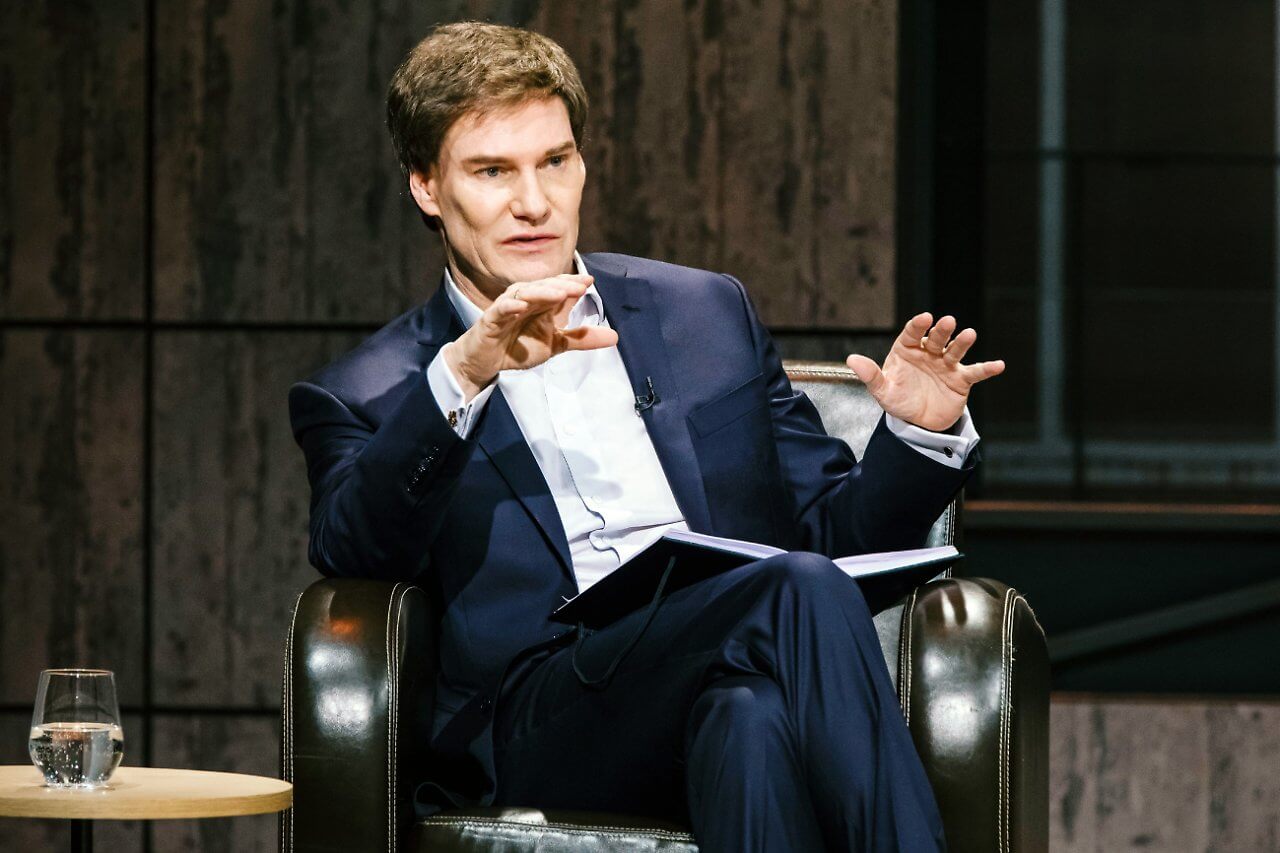 Mulher embaraçada sai da casa de banho mais rica €3,3 milhões!