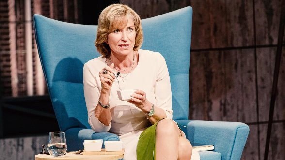 Mulher embaraçada sai da casa de banho mais rica €3,3 milhões!